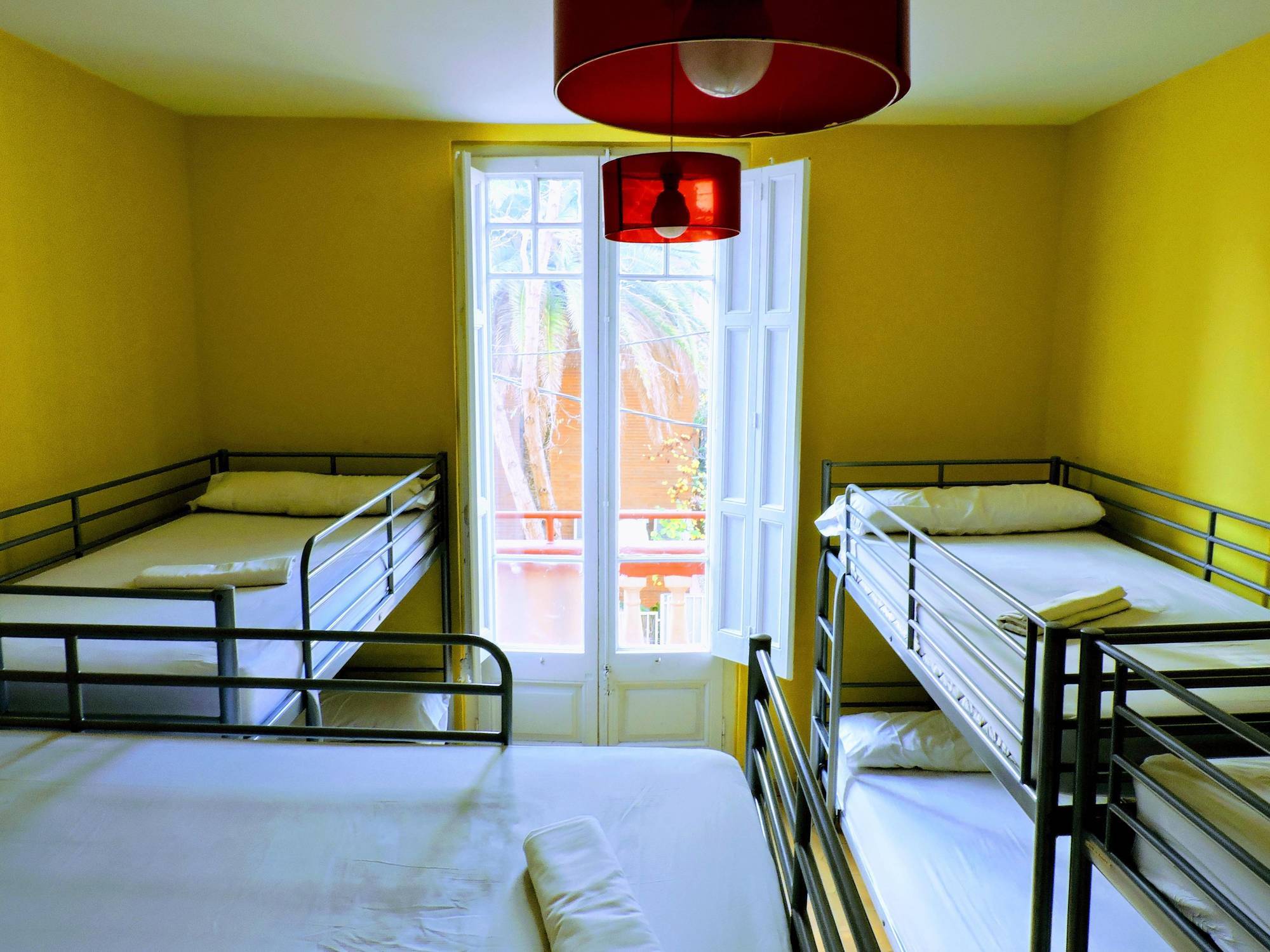 Garden House Hostel Barcelona By Feetup Hostels Εξωτερικό φωτογραφία