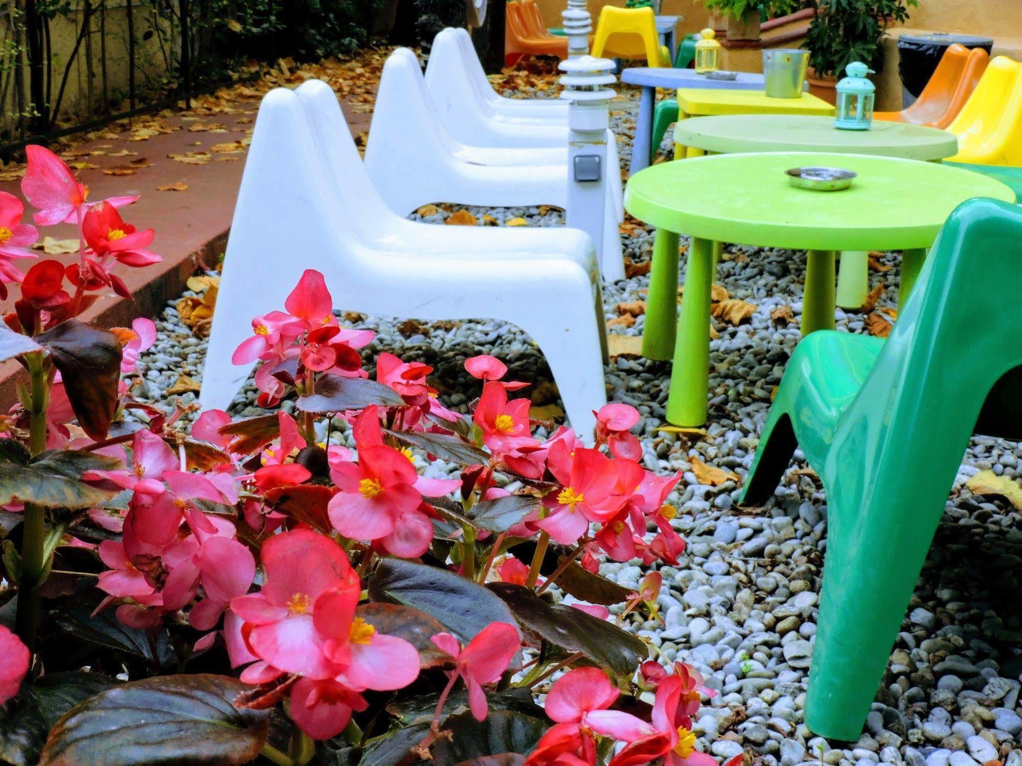 Garden House Hostel Barcelona By Feetup Hostels Εξωτερικό φωτογραφία