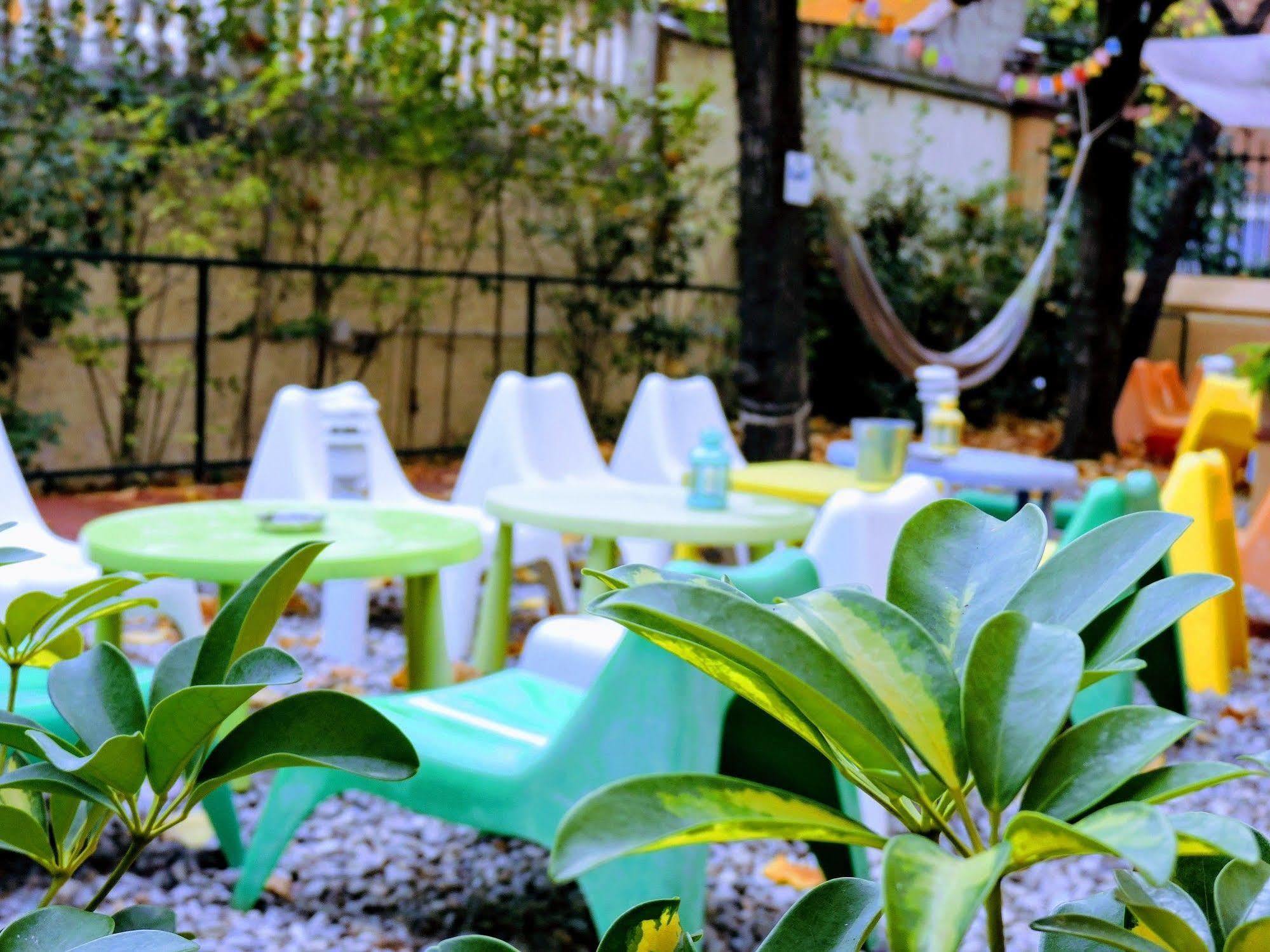 Garden House Hostel Barcelona By Feetup Hostels Εξωτερικό φωτογραφία